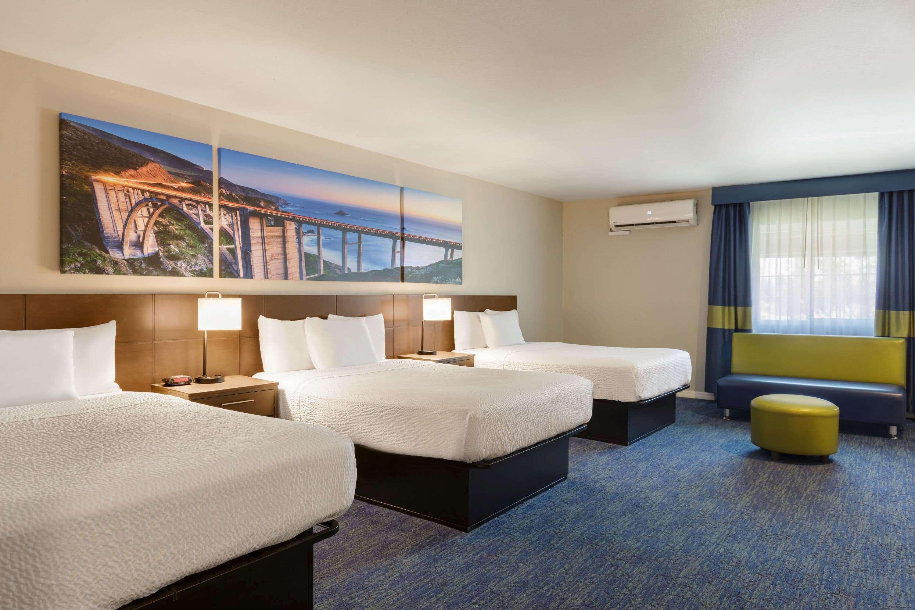 Days Inn & Suites By Wyndham Anaheim At Disneyland Park Exterior photo